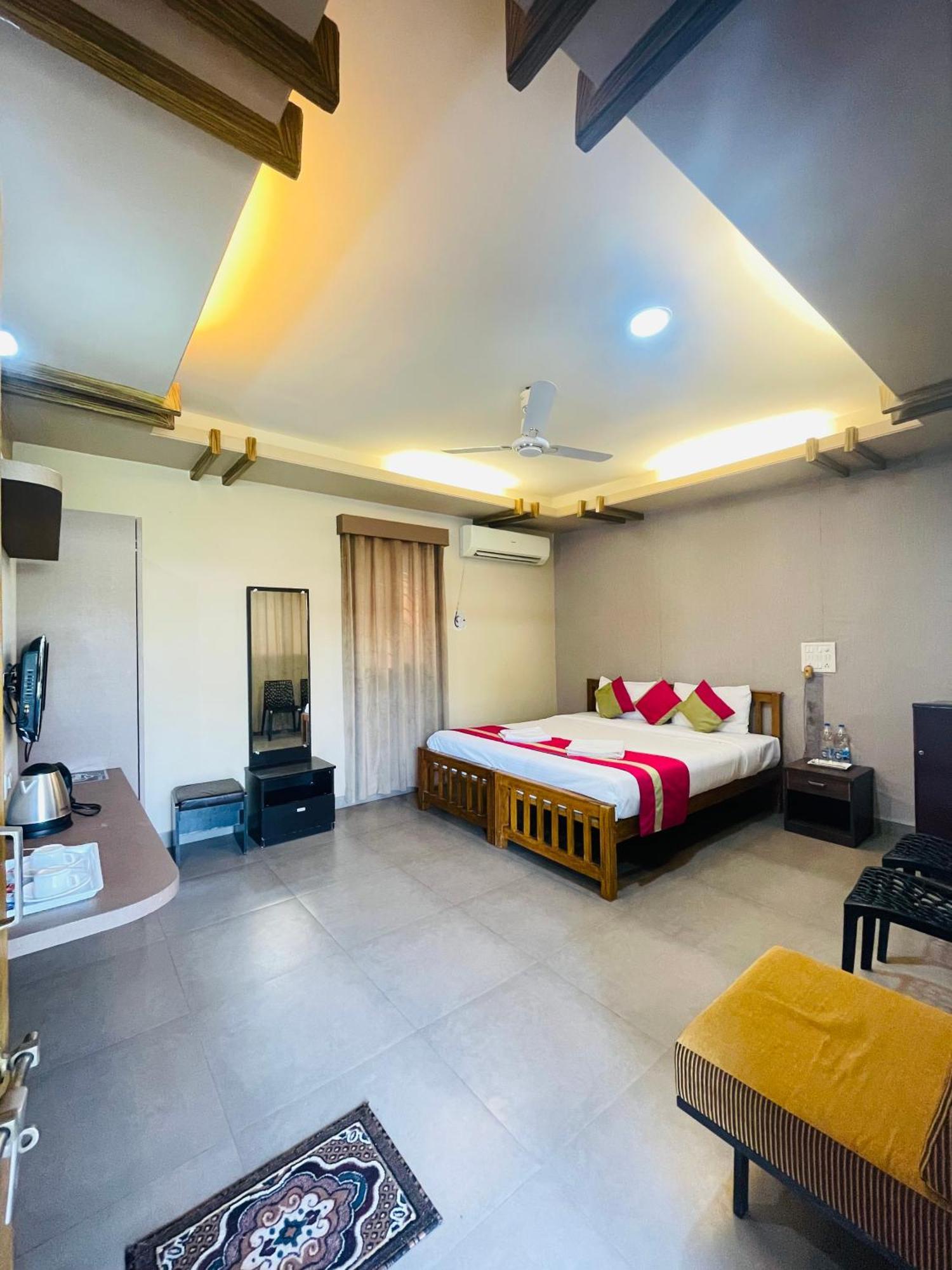 Lighthouse Waterpark And Resort Mansar Exterior foto